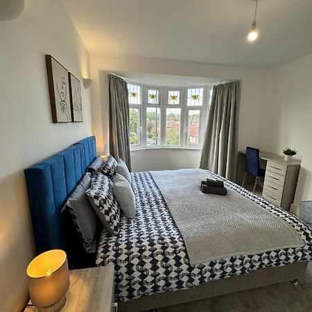 Smart Guest Rooms Fast Access To Central London Via Piccadilly Line New Southgate Exterior photo