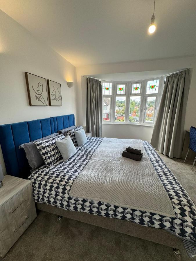 Smart Guest Rooms Fast Access To Central London Via Piccadilly Line New Southgate Exterior photo